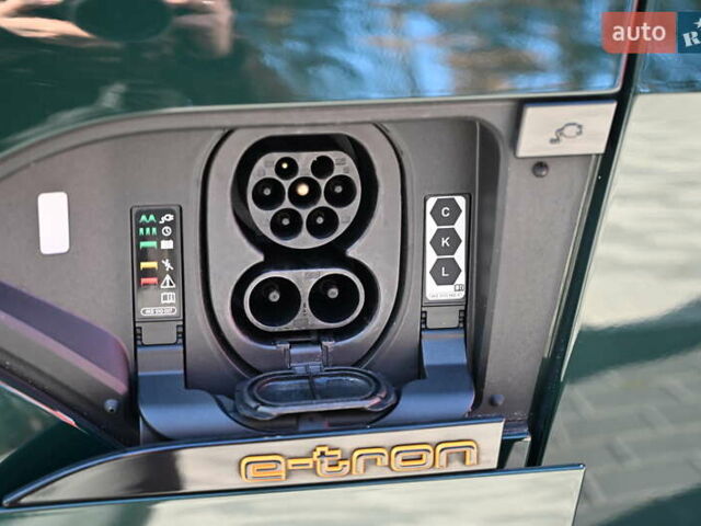Зелений Ауді E-Tron, об'ємом двигуна 0 л та пробігом 39 тис. км за 52127 $, фото 31 на Automoto.ua
