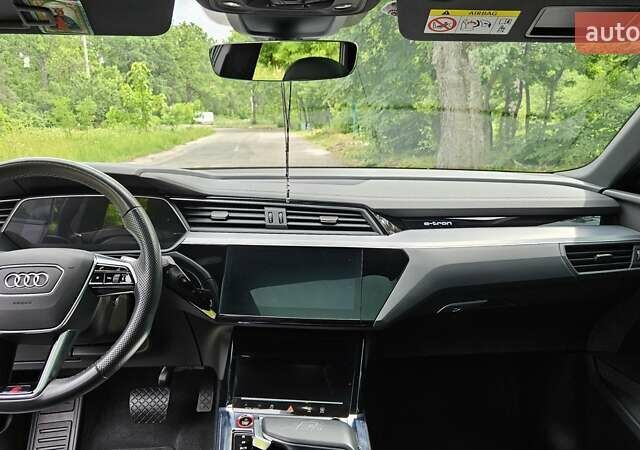 Зелений Ауді E-Tron, об'ємом двигуна 0 л та пробігом 59 тис. км за 50500 $, фото 12 на Automoto.ua