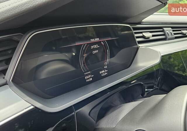 Зелений Ауді E-Tron, об'ємом двигуна 0 л та пробігом 59 тис. км за 50500 $, фото 17 на Automoto.ua