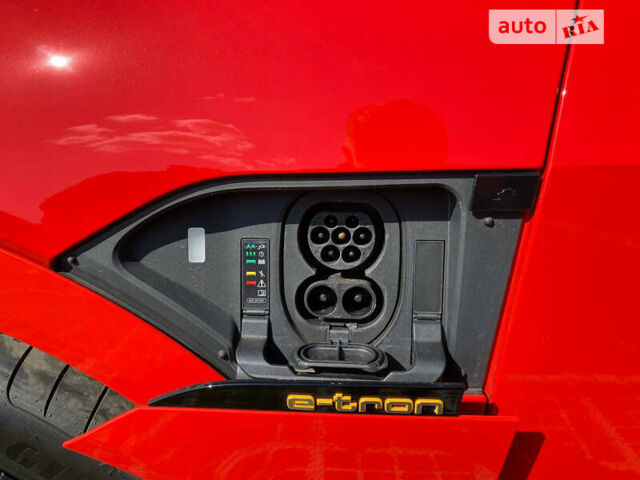Оранжевый Ауди E-Tron, объемом двигателя 0 л и пробегом 32 тыс. км за 57000 $, фото 5 на Automoto.ua
