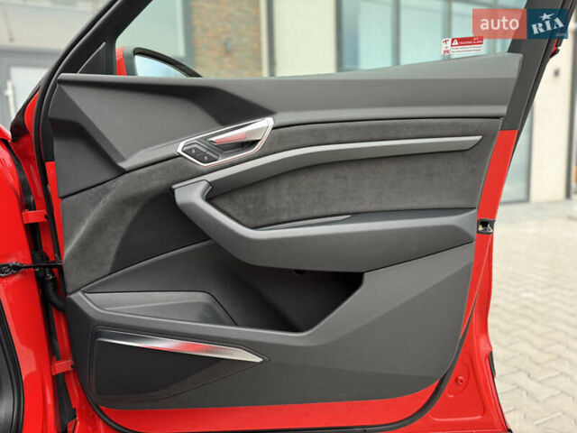 Оранжевый Ауди E-Tron, объемом двигателя 0 л и пробегом 68 тыс. км за 34800 $, фото 71 на Automoto.ua