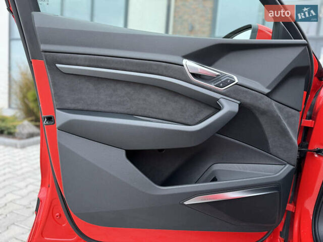 Оранжевый Ауди E-Tron, объемом двигателя 0 л и пробегом 68 тыс. км за 34800 $, фото 63 на Automoto.ua