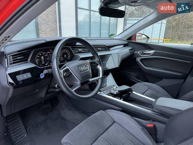 Оранжевый Ауди E-Tron, объемом двигателя 0 л и пробегом 68 тыс. км за 34800 $, фото 67 на Automoto.ua