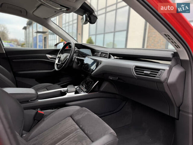 Оранжевый Ауди E-Tron, объемом двигателя 0 л и пробегом 68 тыс. км за 34800 $, фото 73 на Automoto.ua