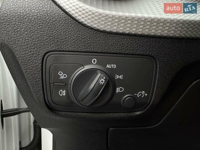 Білий Ауді Ку2, об'ємом двигуна 1.5 л та пробігом 14 тис. км за 28900 $, фото 17 на Automoto.ua