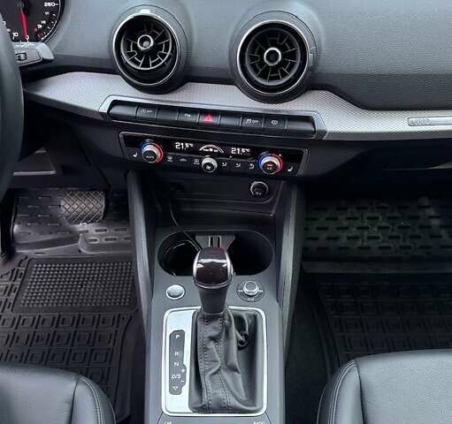 Черный Ауди Ку2, объемом двигателя 1.4 л и пробегом 15 тыс. км за 27000 $, фото 36 на Automoto.ua