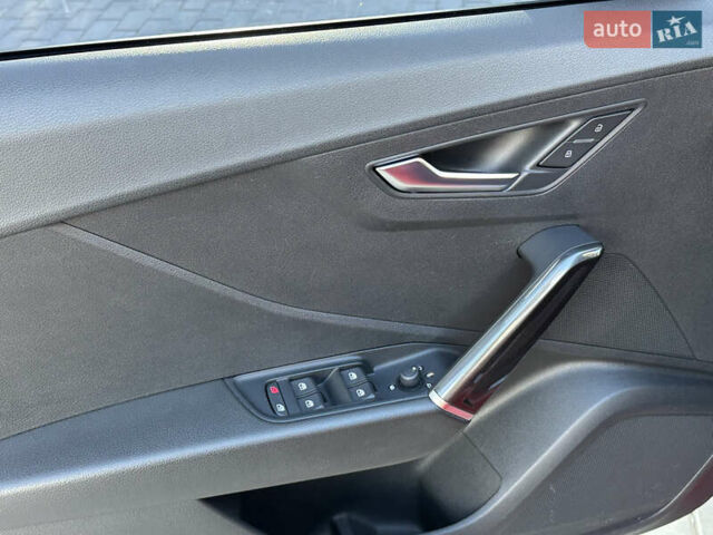 Красный Ауди Ку2, объемом двигателя 1.4 л и пробегом 60 тыс. км за 19999 $, фото 26 на Automoto.ua