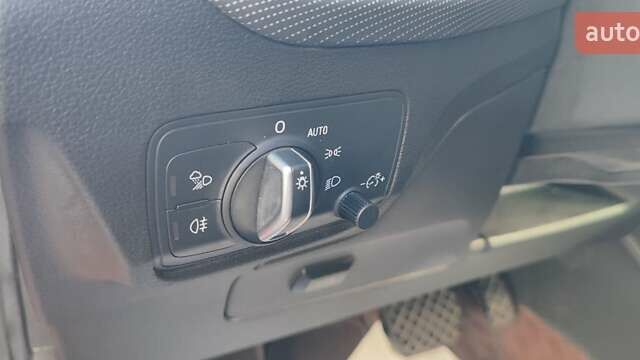 Червоний Ауді Ку2, об'ємом двигуна 0 л та пробігом 30 тис. км за 19000 $, фото 13 на Automoto.ua