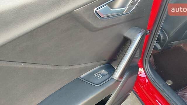Червоний Ауді Ку2, об'ємом двигуна 0 л та пробігом 30 тис. км за 19000 $, фото 11 на Automoto.ua