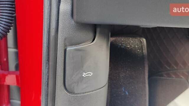 Червоний Ауді Ку2, об'ємом двигуна 0 л та пробігом 30 тис. км за 19000 $, фото 15 на Automoto.ua