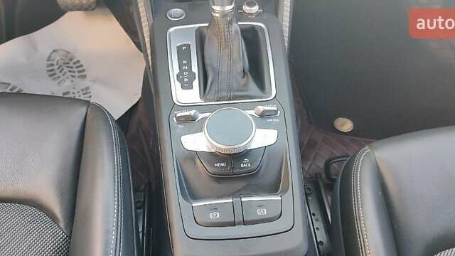 Червоний Ауді Ку2, об'ємом двигуна 0 л та пробігом 30 тис. км за 17500 $, фото 6 на Automoto.ua