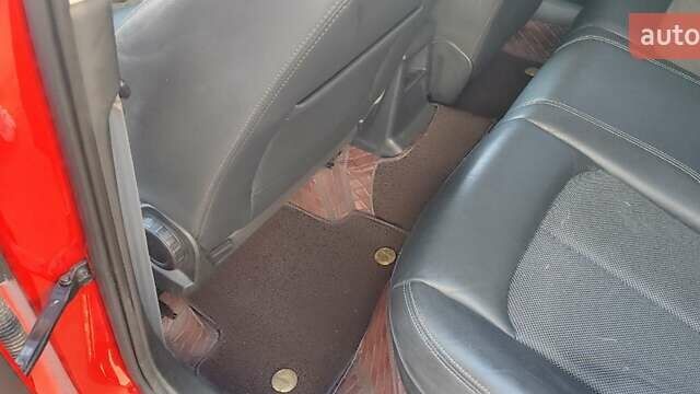 Червоний Ауді Ку2, об'ємом двигуна 0 л та пробігом 30 тис. км за 19000 $, фото 16 на Automoto.ua