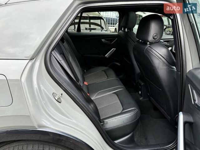 Сірий Ауді Ку2, об'ємом двигуна 2 л та пробігом 95 тис. км за 27500 $, фото 6 на Automoto.ua