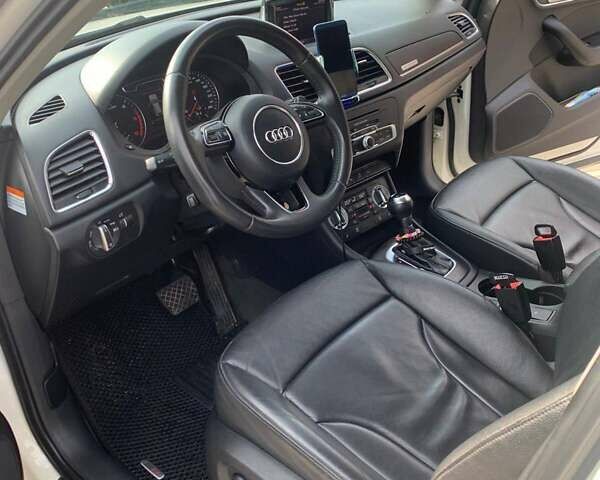 Білий Ауді Ку3, об'ємом двигуна 1.97 л та пробігом 190 тис. км за 11900 $, фото 7 на Automoto.ua
