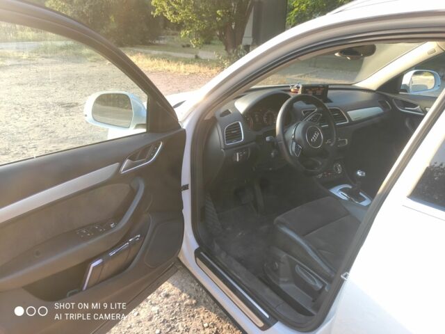 Білий Ауді Ку3, об'ємом двигуна 2 л та пробігом 250 тис. км за 10000 $, фото 6 на Automoto.ua