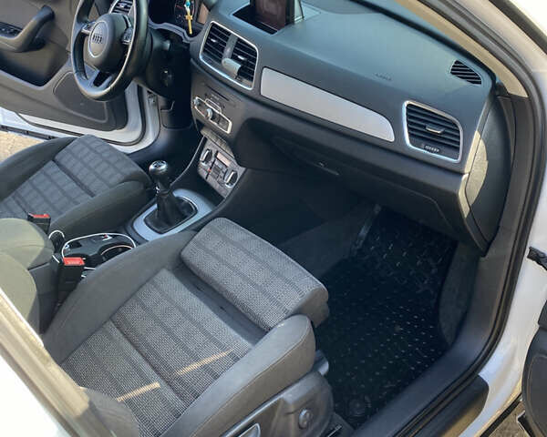 Белый Ауди Ку3, объемом двигателя 1.97 л и пробегом 204 тыс. км за 16500 $, фото 12 на Automoto.ua