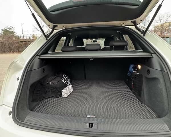 Белый Ауди Ку3, объемом двигателя 1.98 л и пробегом 213 тыс. км за 15300 $, фото 13 на Automoto.ua