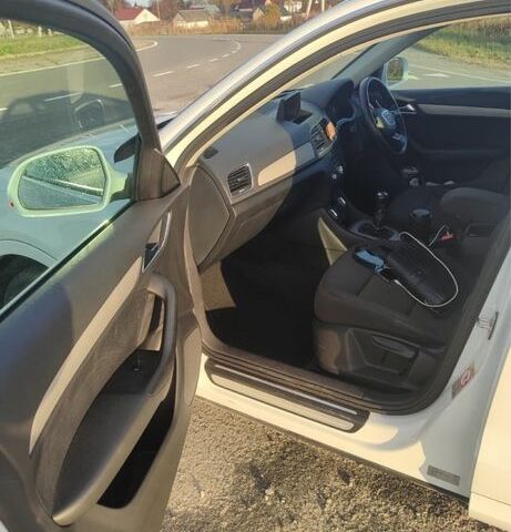 Білий Ауді Ку3, об'ємом двигуна 2 л та пробігом 243 тис. км за 6300 $, фото 10 на Automoto.ua