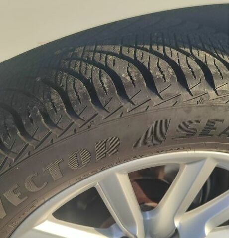 Білий Ауді Ку3, об'ємом двигуна 2 л та пробігом 243 тис. км за 6300 $, фото 7 на Automoto.ua