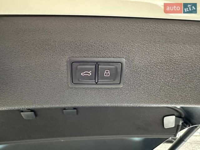 Білий Ауді Ку3, об'ємом двигуна 2 л та пробігом 187 тис. км за 14300 $, фото 18 на Automoto.ua