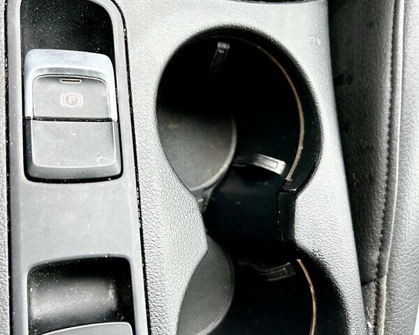 Белый Ауди Ку3, объемом двигателя 1.98 л и пробегом 123 тыс. км за 14000 $, фото 43 на Automoto.ua