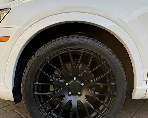 Белый Ауди Ку3, объемом двигателя 2 л и пробегом 208 тыс. км за 16000 $, фото 10 на Automoto.ua