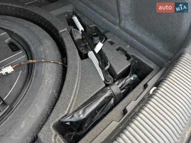 Белый Ауди Ку3, объемом двигателя 2 л и пробегом 263 тыс. км за 14400 $, фото 36 на Automoto.ua