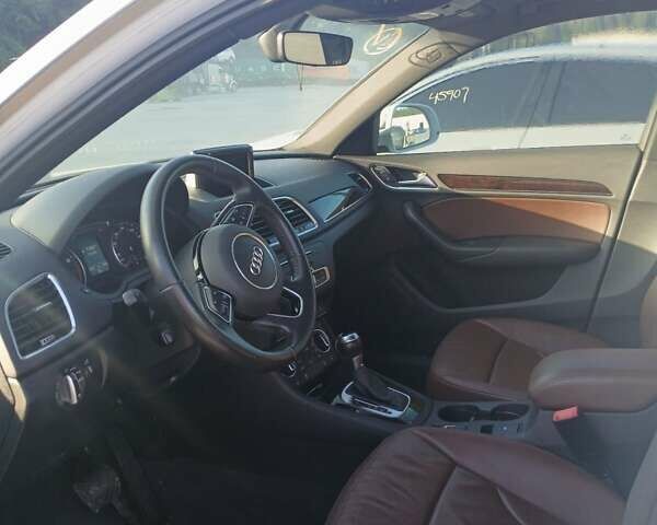 Білий Ауді Ку3, об'ємом двигуна 2 л та пробігом 173 тис. км за 9600 $, фото 6 на Automoto.ua