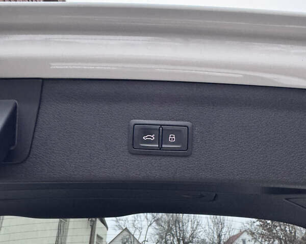 Белый Ауди Ку3, объемом двигателя 1.98 л и пробегом 127 тыс. км за 16500 $, фото 18 на Automoto.ua