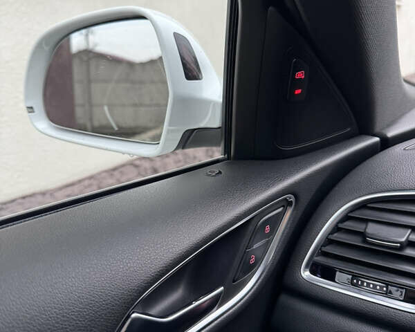 Белый Ауди Ку3, объемом двигателя 1.98 л и пробегом 127 тыс. км за 16500 $, фото 27 на Automoto.ua