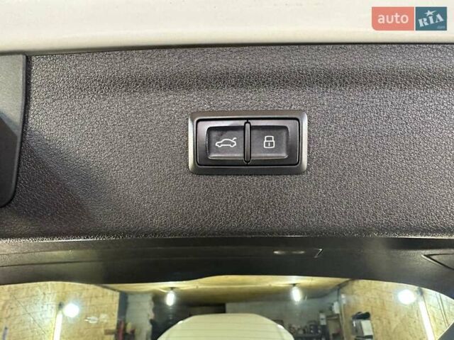 Білий Ауді Ку3, об'ємом двигуна 1.98 л та пробігом 147 тис. км за 16300 $, фото 2 на Automoto.ua