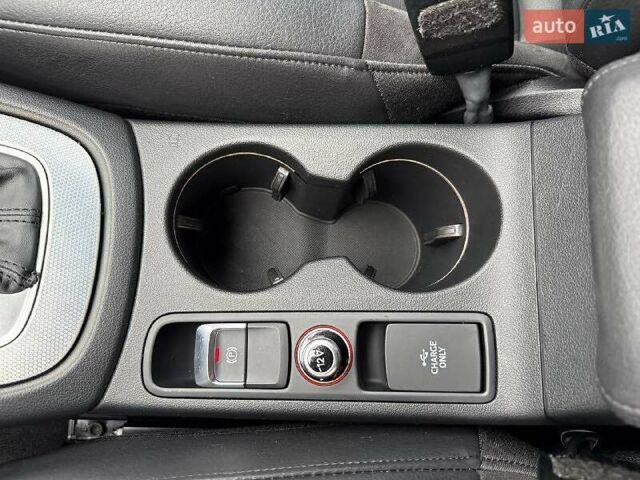 Білий Ауді Ку3, об'ємом двигуна 1.98 л та пробігом 137 тис. км за 18700 $, фото 24 на Automoto.ua