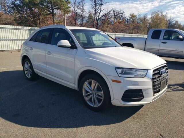 Белый Ауди Ку3, объемом двигателя 2 л и пробегом 72 тыс. км за 3000 $, фото 3 на Automoto.ua