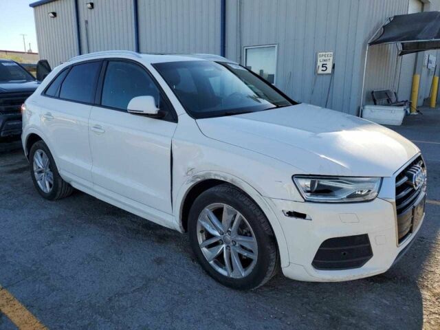 Белый Ауди Ку3, объемом двигателя 2 л и пробегом 164 тыс. км за 3800 $, фото 2 на Automoto.ua
