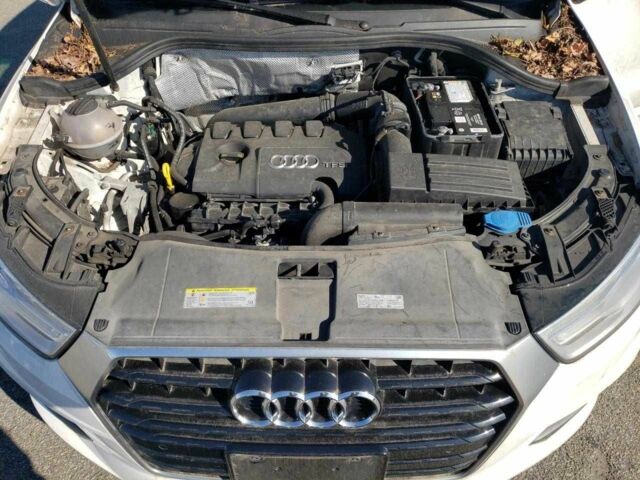 Белый Ауди Ку3, объемом двигателя 2 л и пробегом 72 тыс. км за 3000 $, фото 11 на Automoto.ua