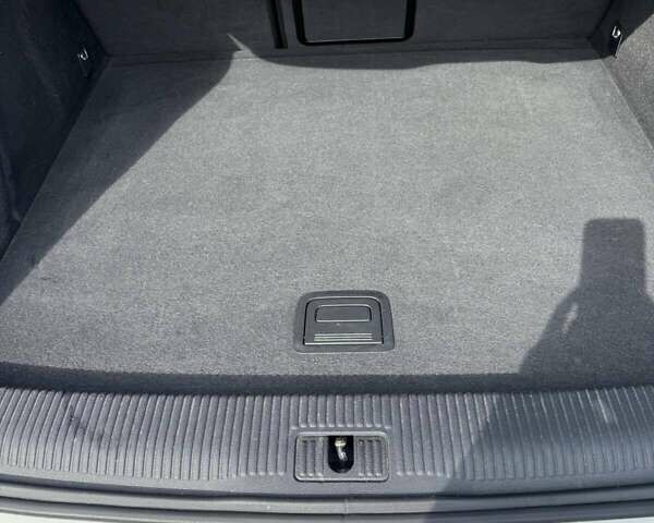 Білий Ауді Ку3, об'ємом двигуна 1.98 л та пробігом 127 тис. км за 18700 $, фото 4 на Automoto.ua