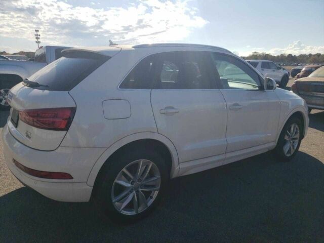 Белый Ауди Ку3, объемом двигателя 2 л и пробегом 72 тыс. км за 3000 $, фото 2 на Automoto.ua