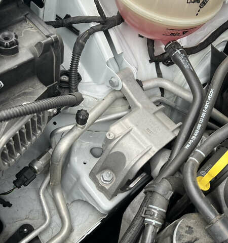 Білий Ауді Ку3, об'ємом двигуна 1.98 л та пробігом 208 тис. км за 19900 $, фото 32 на Automoto.ua