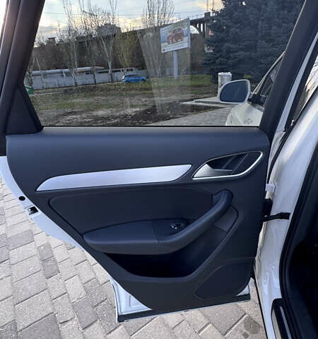 Белый Ауди Ку3, объемом двигателя 1.98 л и пробегом 51 тыс. км за 24000 $, фото 24 на Automoto.ua