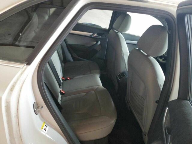 Белый Ауди Ку3, объемом двигателя 2 л и пробегом 44 тыс. км за 3500 $, фото 10 на Automoto.ua