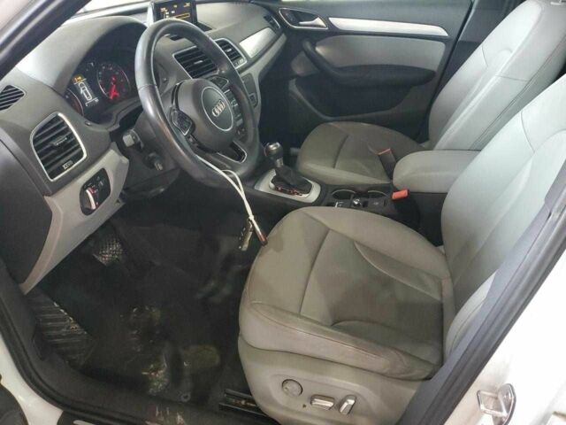 Белый Ауди Ку3, объемом двигателя 2 л и пробегом 44 тыс. км за 3500 $, фото 6 на Automoto.ua