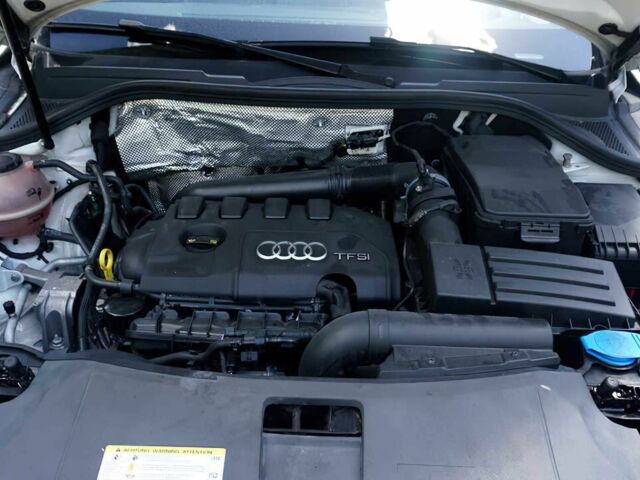 Білий Ауді Ку3, об'ємом двигуна 2 л та пробігом 44 тис. км за 5400 $, фото 12 на Automoto.ua