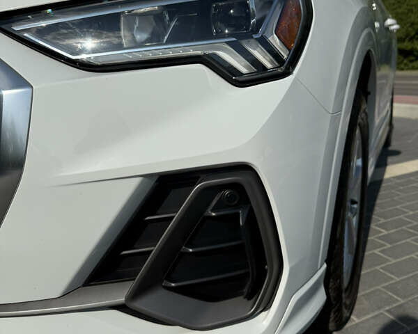 Белый Ауди Ку3, объемом двигателя 1.97 л и пробегом 85 тыс. км за 27600 $, фото 4 на Automoto.ua