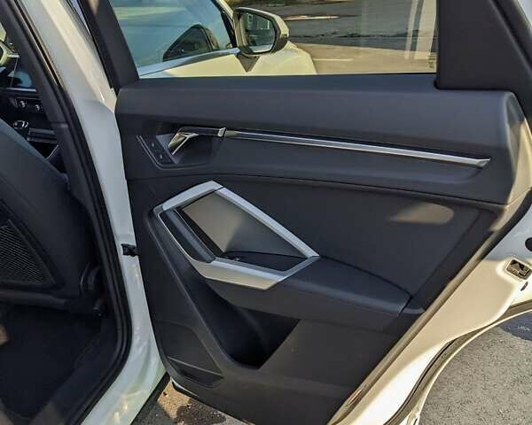 Белый Ауди Ку3, объемом двигателя 1.98 л и пробегом 98 тыс. км за 28000 $, фото 31 на Automoto.ua