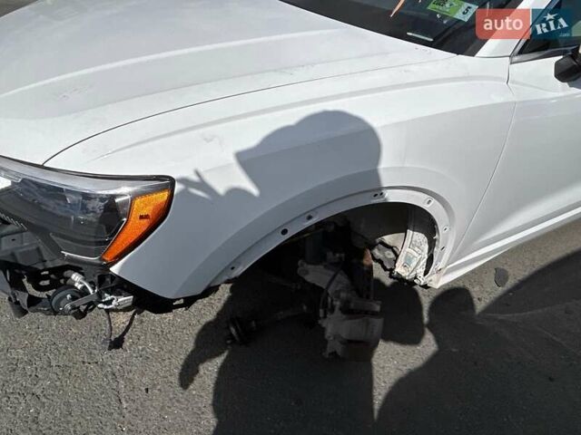 Белый Ауди Ку3, объемом двигателя 0 л и пробегом 88 тыс. км за 16000 $, фото 13 на Automoto.ua