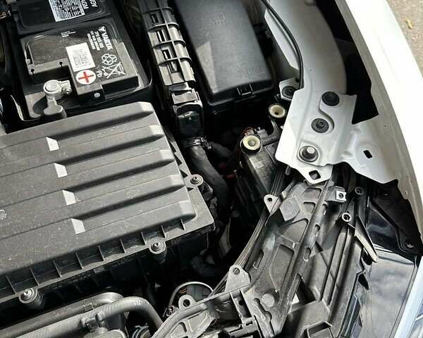 Білий Ауді Ку3, об'ємом двигуна 1.98 л та пробігом 90 тис. км за 25500 $, фото 15 на Automoto.ua