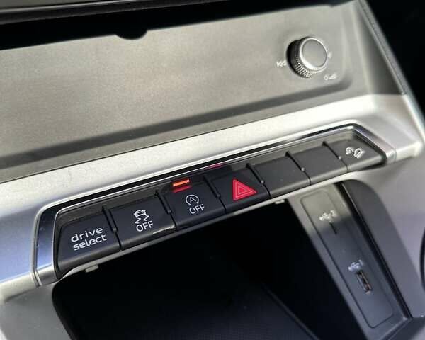 Білий Ауді Ку3, об'ємом двигуна 1.98 л та пробігом 133 тис. км за 21999 $, фото 31 на Automoto.ua