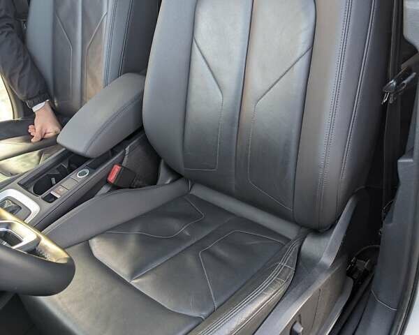 Белый Ауди Ку3, объемом двигателя 1.98 л и пробегом 98 тыс. км за 28000 $, фото 24 на Automoto.ua