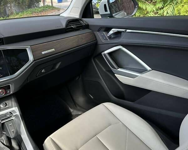 Білий Ауді Ку3, об'ємом двигуна 1.98 л та пробігом 90 тис. км за 25500 $, фото 4 на Automoto.ua