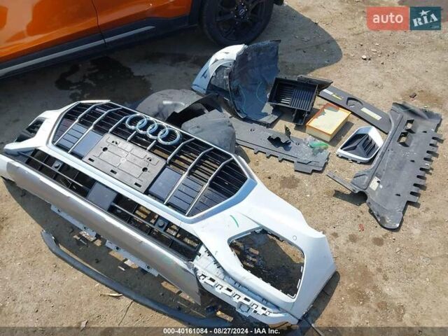 Белый Ауди Ку3, объемом двигателя 0 л и пробегом 88 тыс. км за 16000 $, фото 2 на Automoto.ua